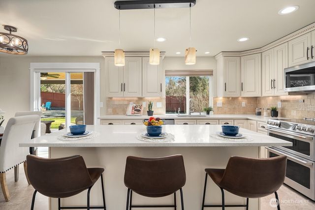 3409 Broadmoor Drive NE, Tacoma, WA 98422