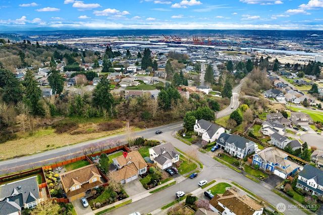 3409 Broadmoor Drive NE, Tacoma, WA 98422