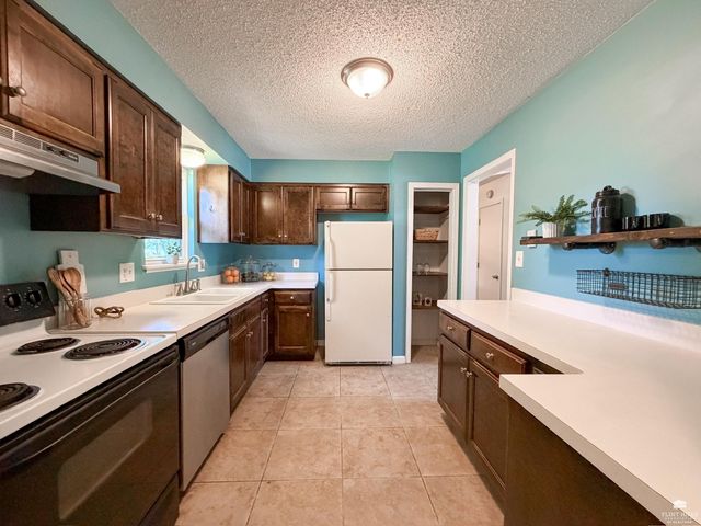 3314 Valleywood Drive, Manhattan, KS 66502