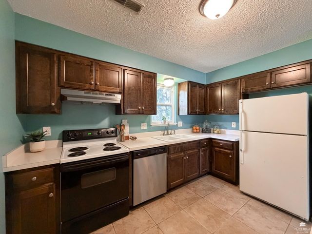 3314 Valleywood Drive, Manhattan, KS 66502