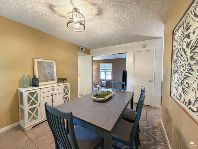 3314 Valleywood Drive, Manhattan, KS 66502