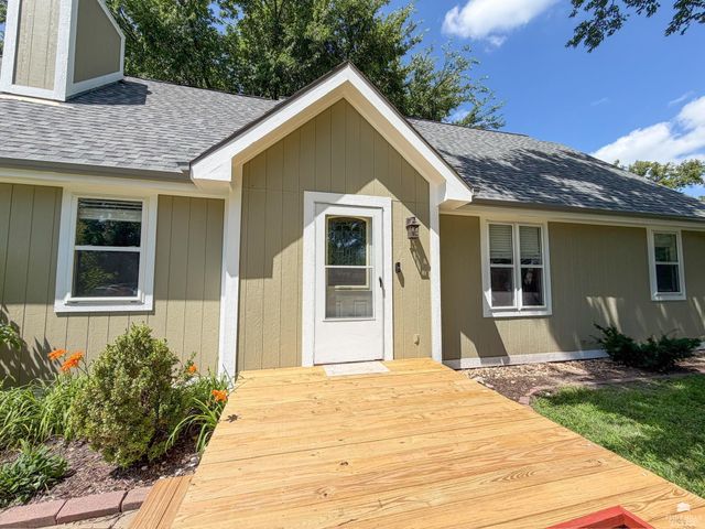 3314 Valleywood Drive, Manhattan, KS 66502
