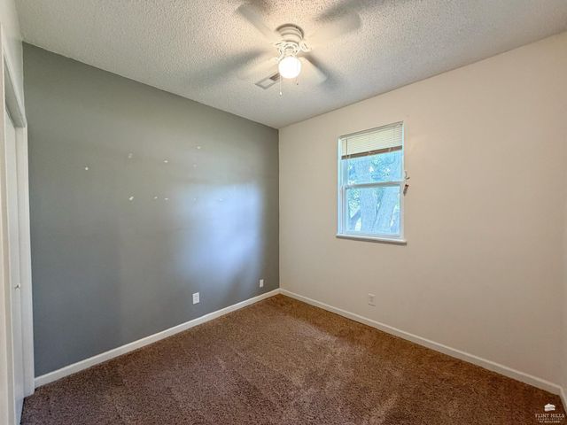 3314 Valleywood Drive, Manhattan, KS 66502