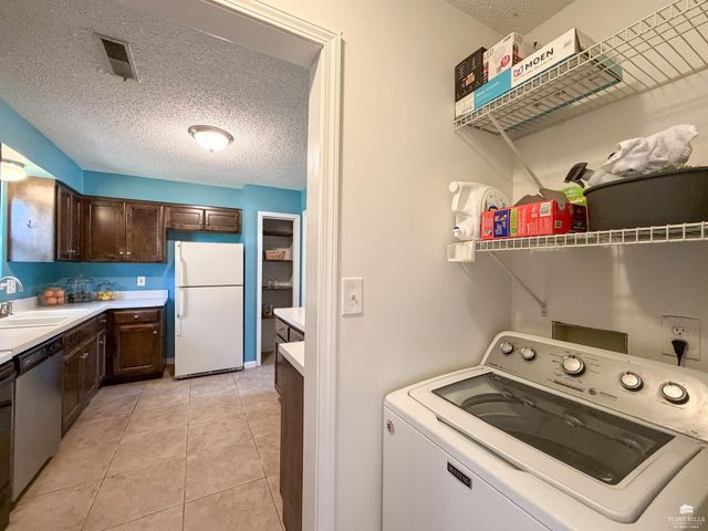 3314 Valleywood Drive, Manhattan, KS 66502