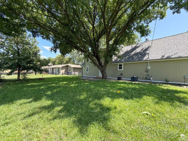 3314 Valleywood Drive, Manhattan, KS 66502