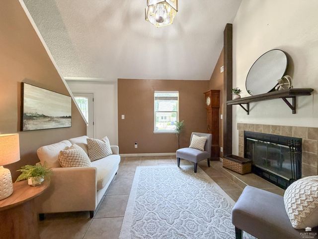 3314 Valleywood Drive, Manhattan, KS 66502