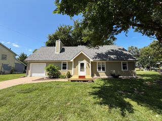 3314 Valleywood Drive, Manhattan, KS 66502