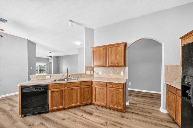6534 Bella Noche Drive, Spring, TX 77379