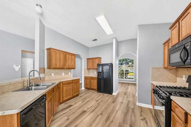 6534 Bella Noche Drive, Spring, TX 77379