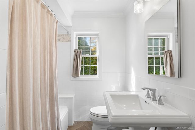 7 Gedney Terrace, White Plains, NY 10605