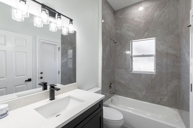 1032 LEGENDS PASS DRIVE, Valrico, FL 33594