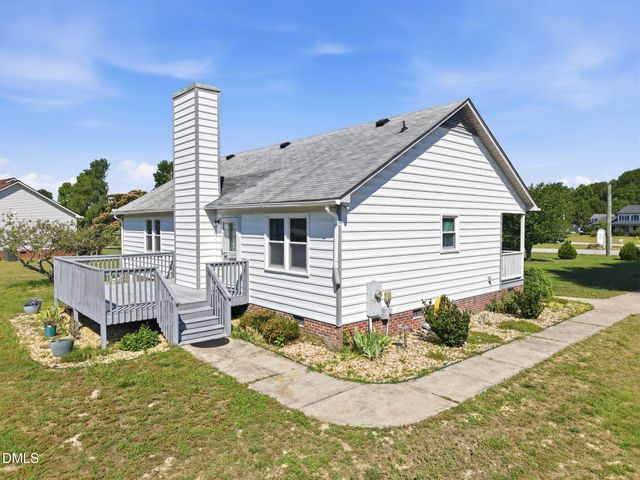 15 Loop Road, Archer Lodge, NC 27527