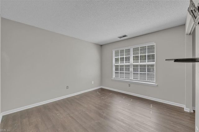 402 Undershot CT, Chesapeake, VA 23323