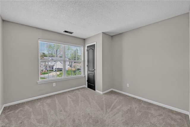 402 Undershot CT, Chesapeake, VA 23323