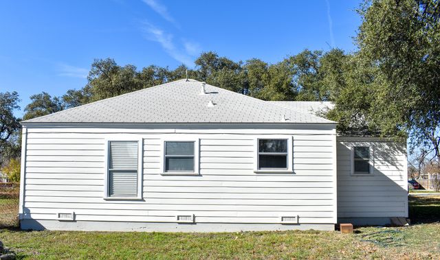 611 Poplar, Brady, TX 76825