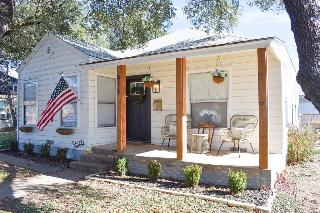 611 Poplar, Brady, TX 76825