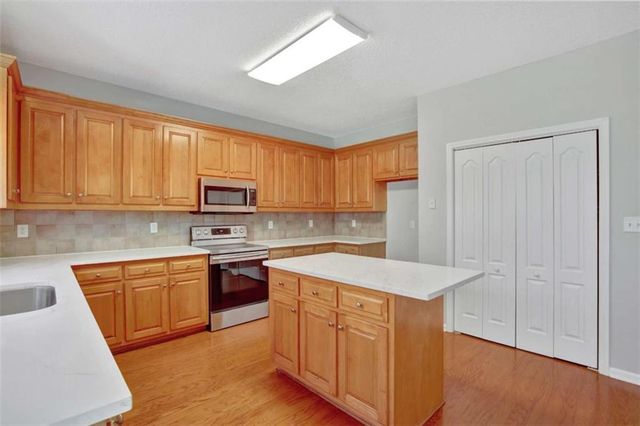 30 Barbara Court, Fayetteville, GA 30215