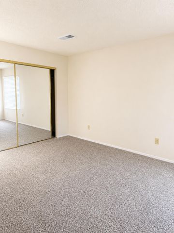 1612 Patti Place NE, Rio Rancho, NM 87144