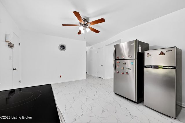 6903 Triangle Dr, Louisville, KY 40214