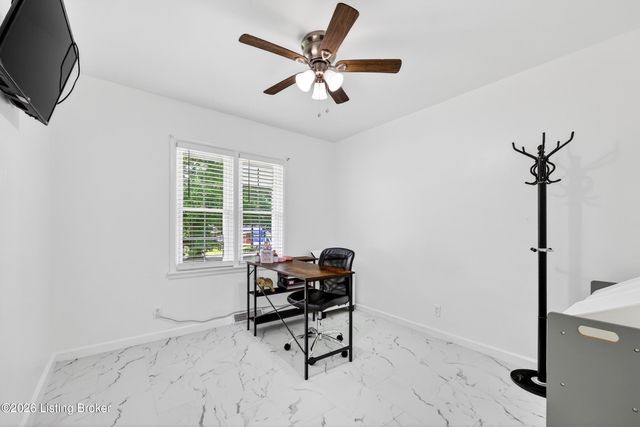 6903 Triangle Dr, Louisville, KY 40214