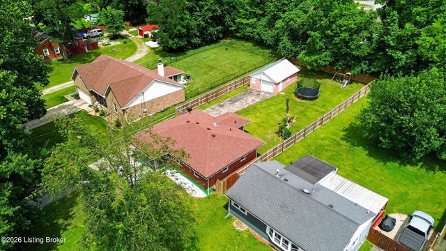 6903 Triangle Dr, Louisville, KY 40214