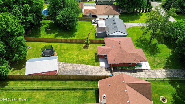 6903 Triangle Dr, Louisville, KY 40214