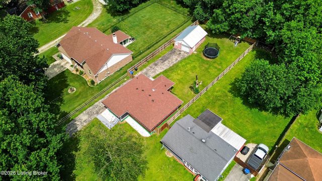 6903 Triangle Dr, Louisville, KY 40214