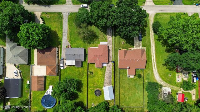 6903 Triangle Dr, Louisville, KY 40214