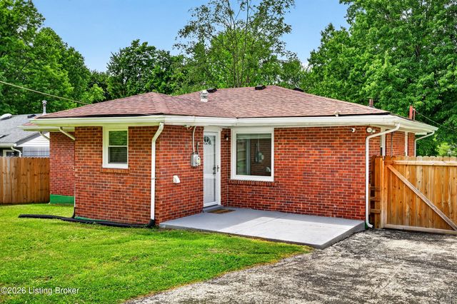 6903 Triangle Dr, Louisville, KY 40214