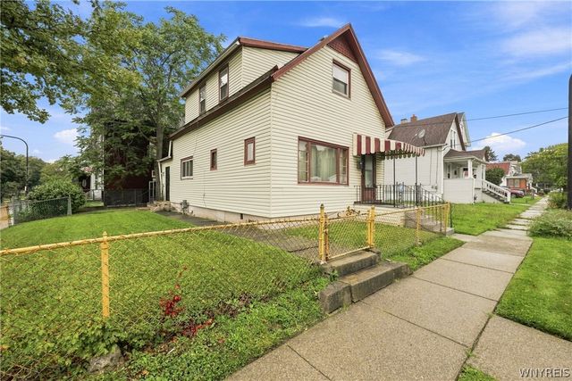 4 Regina Place, Buffalo, NY 14208
