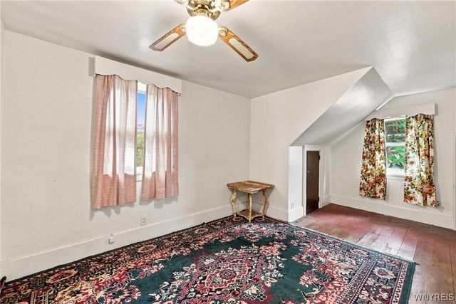 4 Regina Place, Buffalo, NY 14208