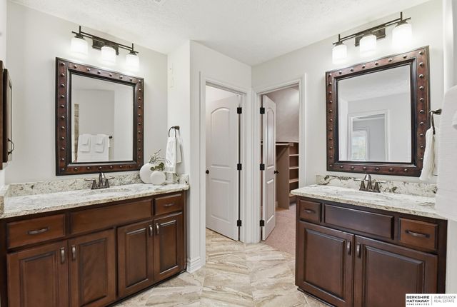 12411 Osprey Lane, Papillion, NE 68046