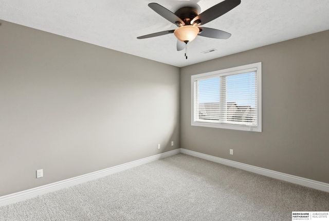 12411 Osprey Lane, Papillion, NE 68046