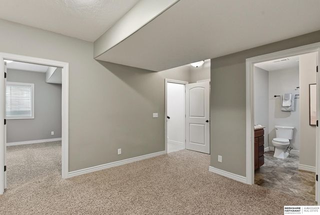 12411 Osprey Lane, Papillion, NE 68046