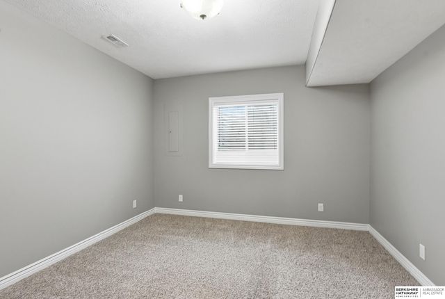 12411 Osprey Lane, Papillion, NE 68046