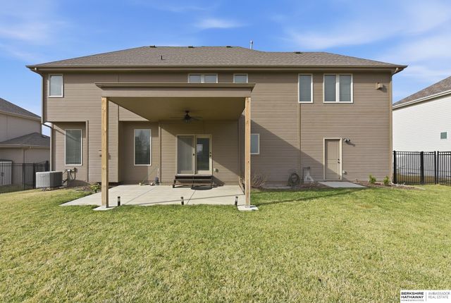 12411 Osprey Lane, Papillion, NE 68046