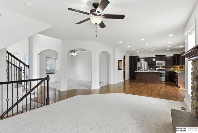 12411 Osprey Lane, Papillion, NE 68046