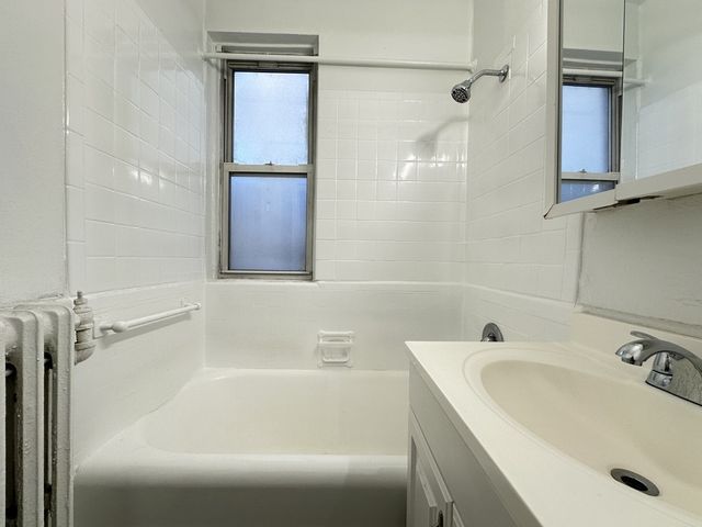 434 W Wellington Avenue 208, Chicago, IL 60657