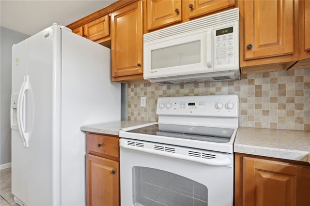1742 Northpoint Road, Springfield, OH 45503
