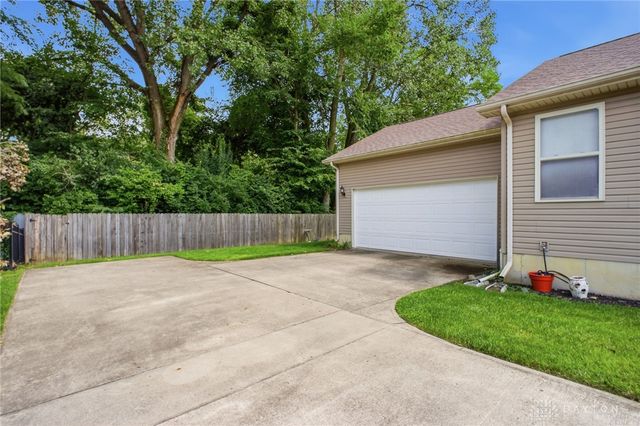 1742 Northpoint Road, Springfield, OH 45503