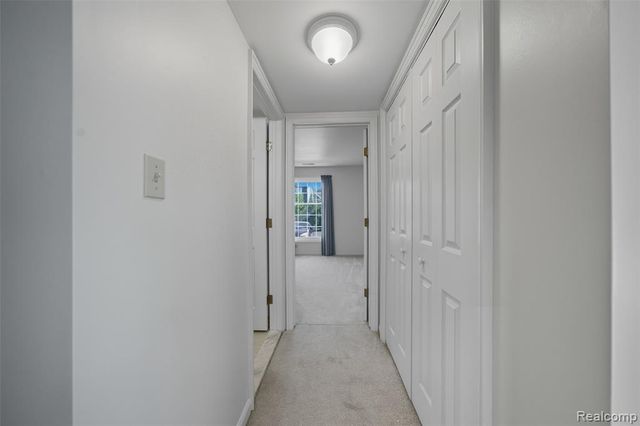 19710 W 13 Mile Road 108, Beverly Hills, MI 48025