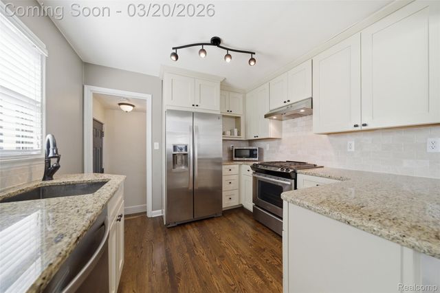 405 N Altadena Avenue, Royal Oak, MI 48067