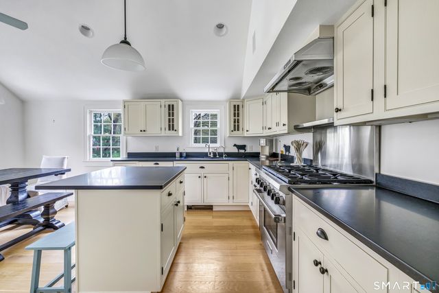 108 North Stamford Road, Stamford, CT 06903