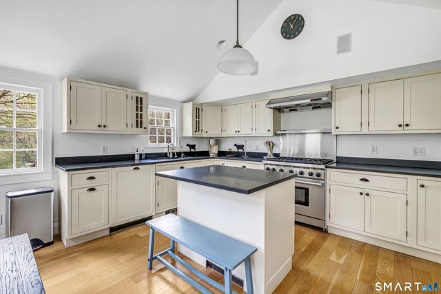 108 North Stamford Road, Stamford, CT 06903