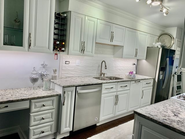 1057 Carpenter Court, Elk Grove Village, IL 60007