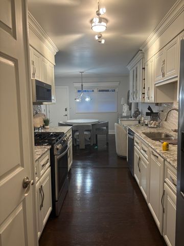 1057 Carpenter Court, Elk Grove Village, IL 60007