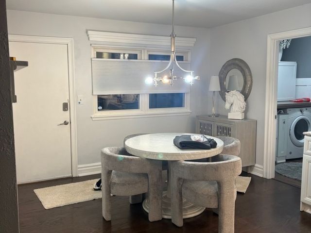 1057 Carpenter Court, Elk Grove Village, IL 60007