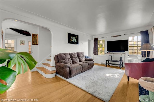 19340 Snowden Street, Detroit, MI 48235