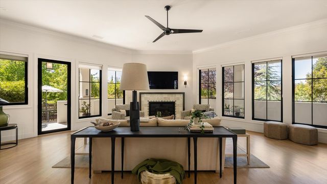 6745 Estates Ct, Auburn, CA 95602