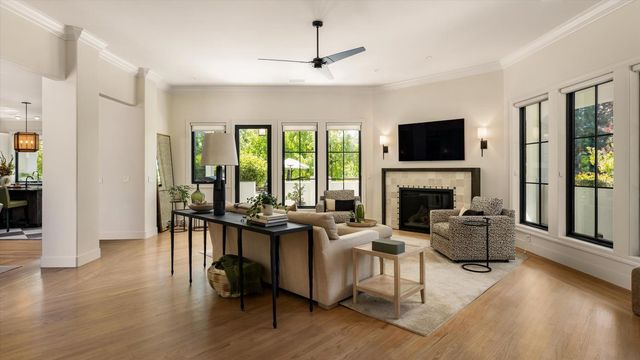 6745 Estates Ct, Auburn, CA 95602